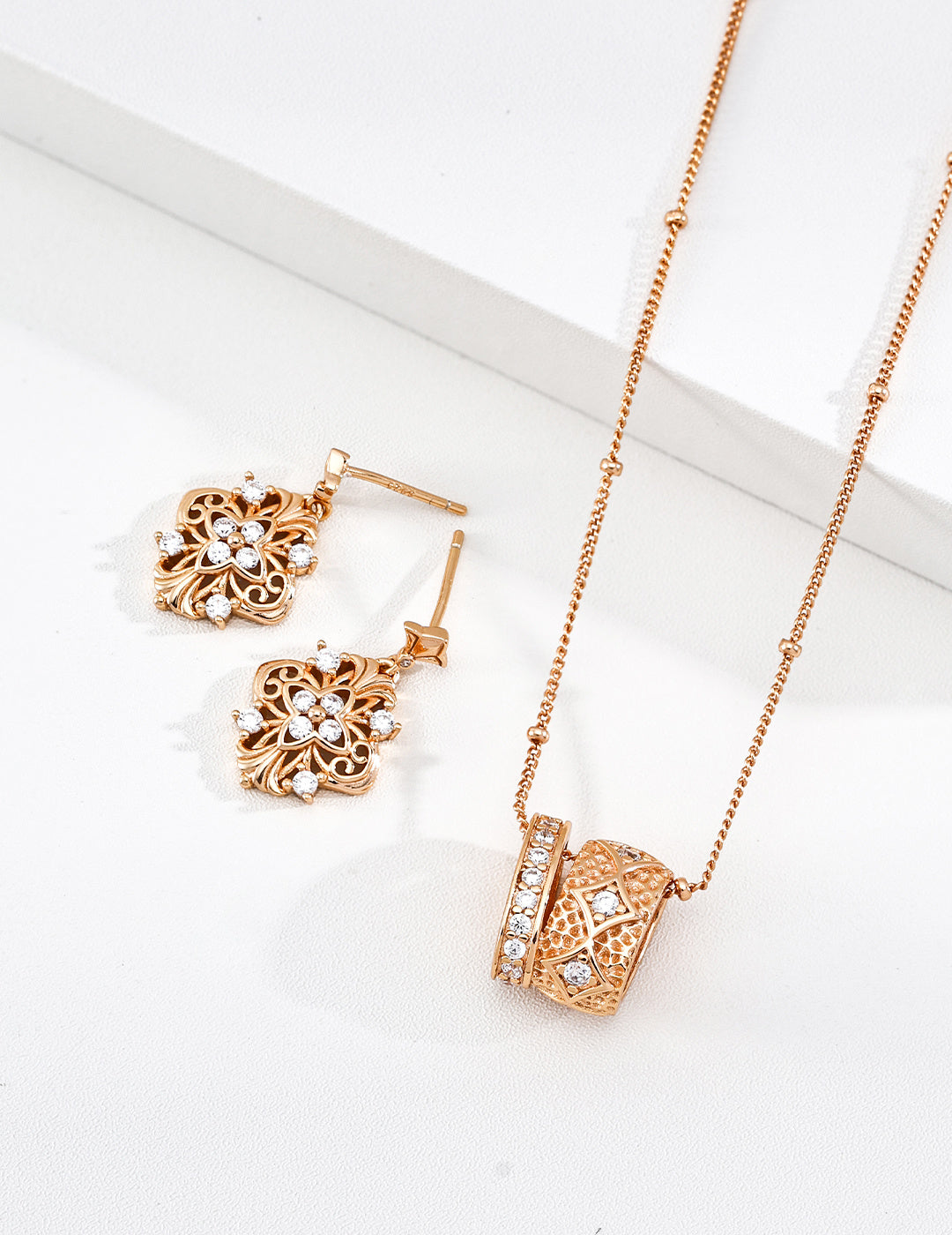 Vintage Floral Gold Earrings