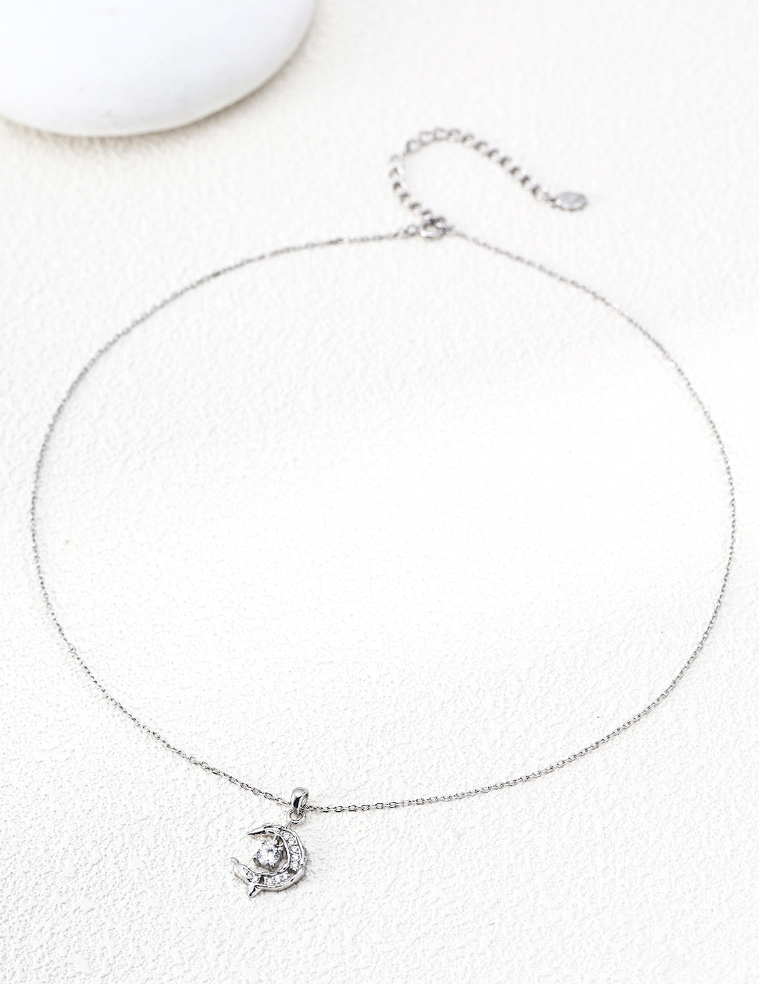 Dainty Crescent Moon Necklace