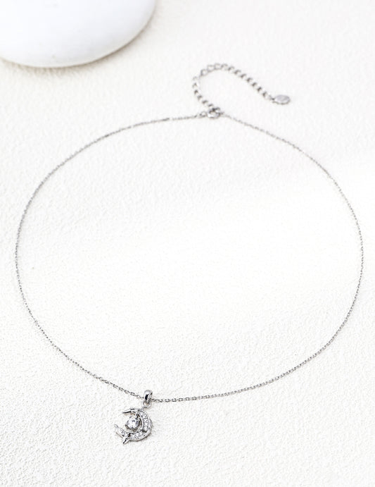Dainty Crescent Moon Necklace