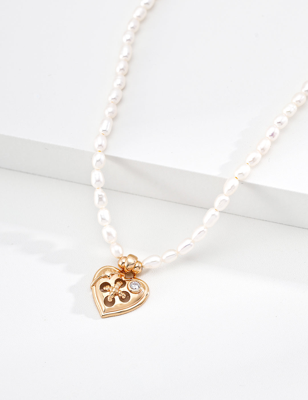 Dainty Heart Pearl Necklace