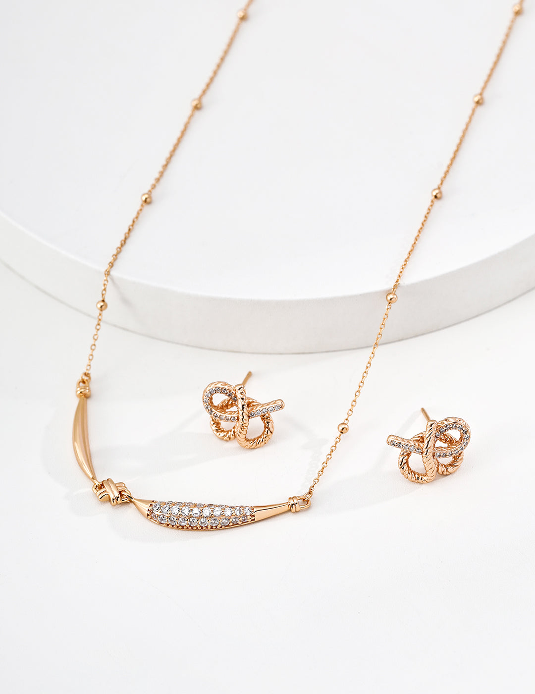 Curved Bar Diamond Necklace