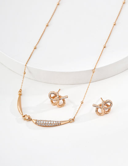 Curved Bar Diamond Necklace