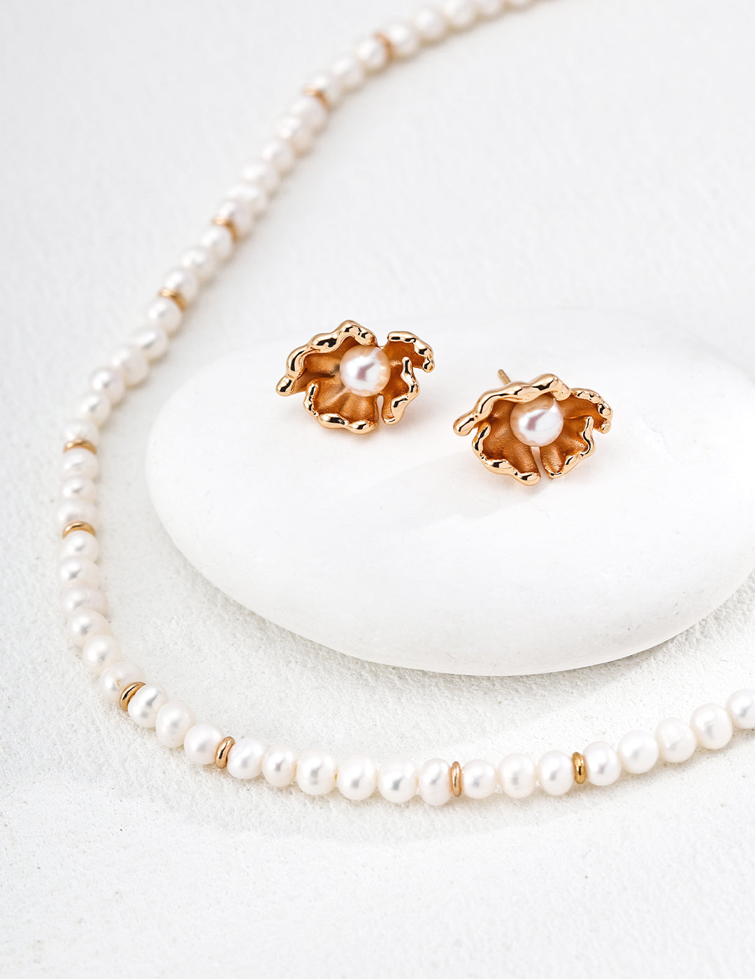 Classic Pearl Necklace