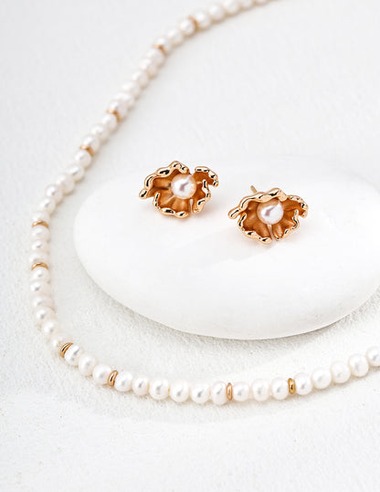 Classic Pearl Necklace