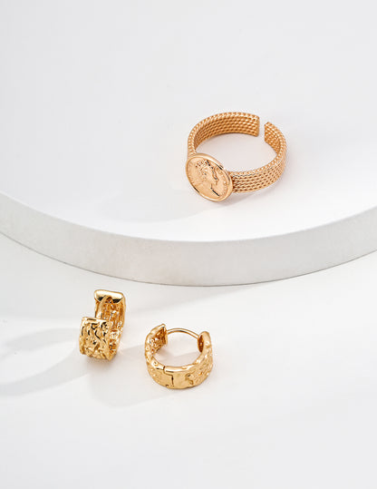 Vintage Coin Textured Ring – Gold Statement Band
