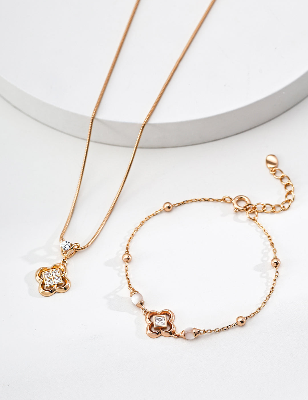 Gold Shell Charm Bracelet with Zircon Accent