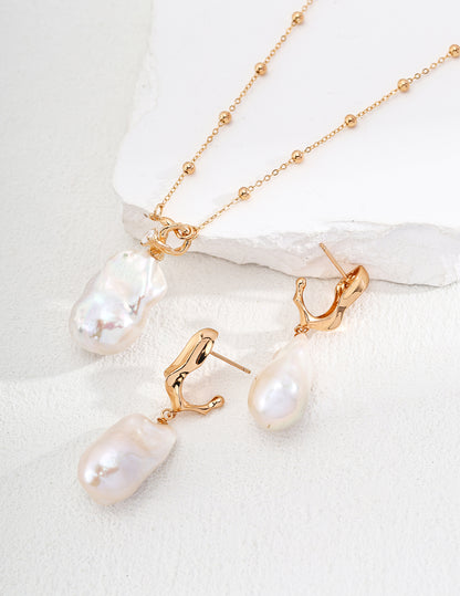 Baroque Pearl Pendant Necklace