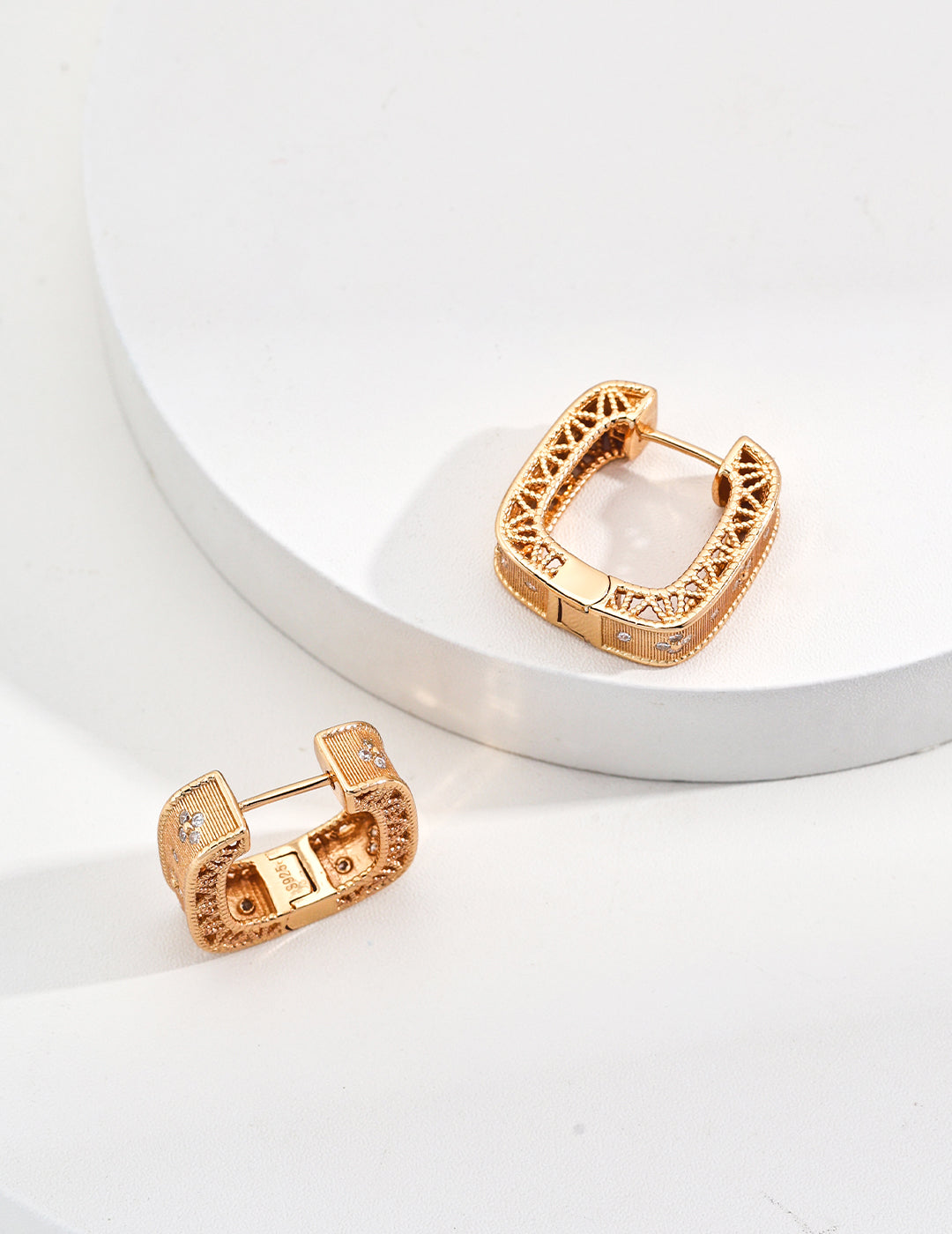 Vintage Gold Textured Hoop Earrings