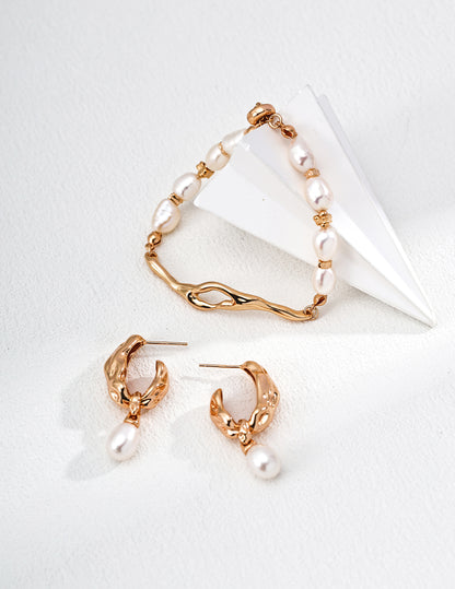 Gold Pearl Bracelet – Organic Wave Design