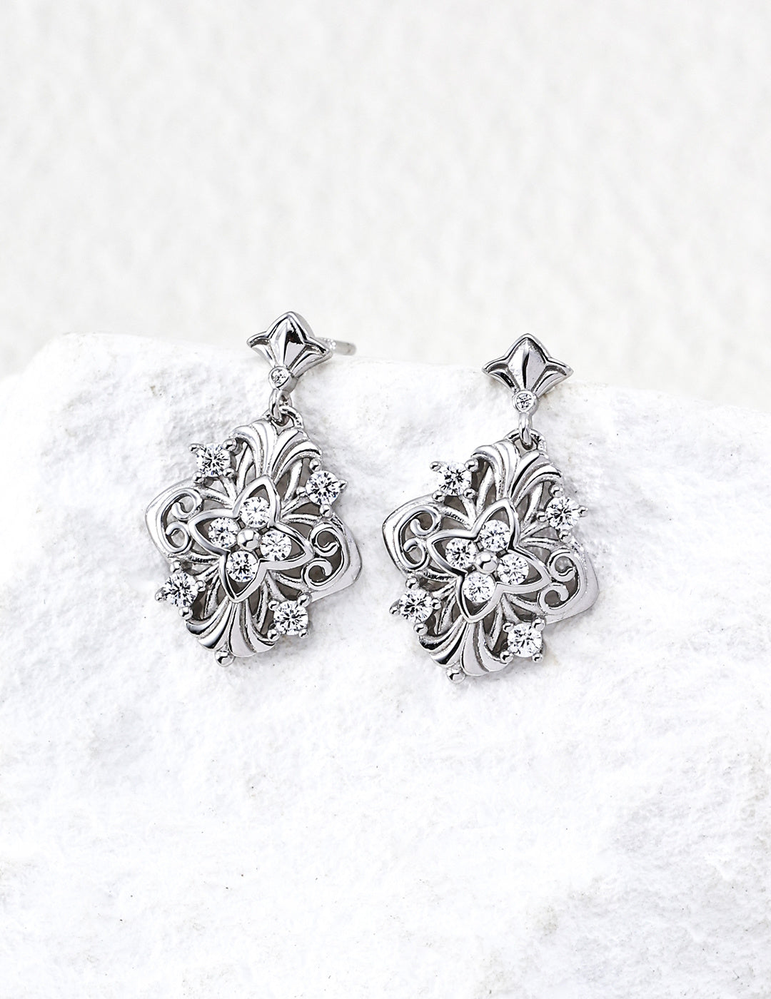 Vintage Floral Gold Earrings