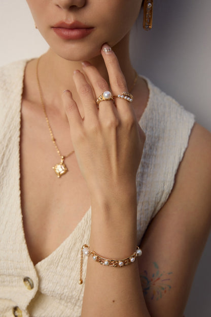 Vintage Leaf Faux Pearl Open Ring