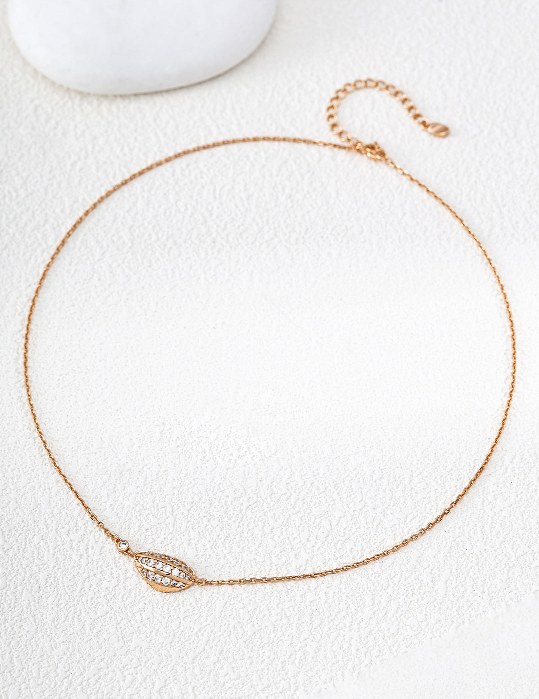 Minimal Gold Leaf Necklace