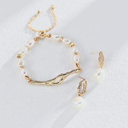 Gold Pearl Bracelet – Organic Wave Design
