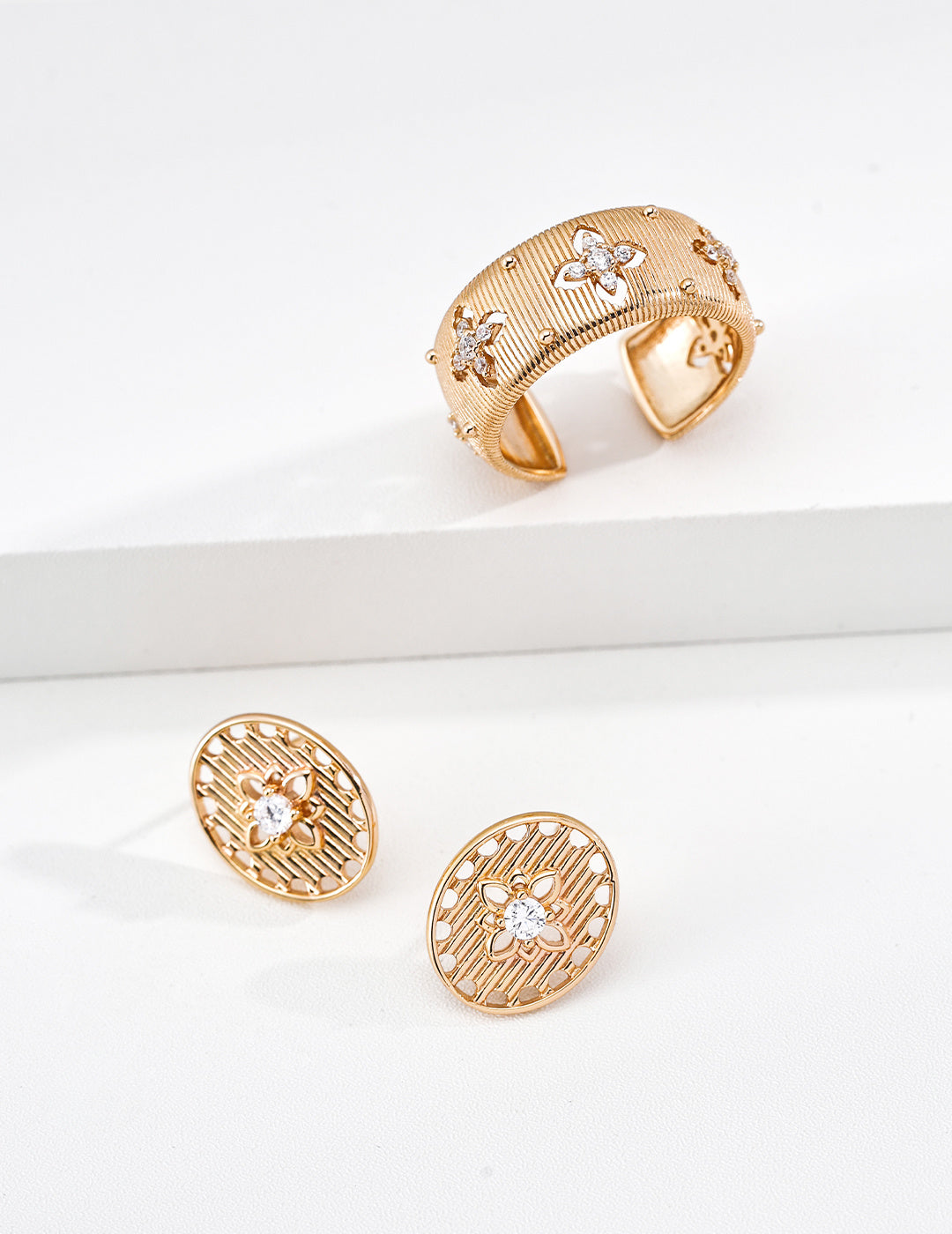 Vintage Textured Gold Stud Earrings