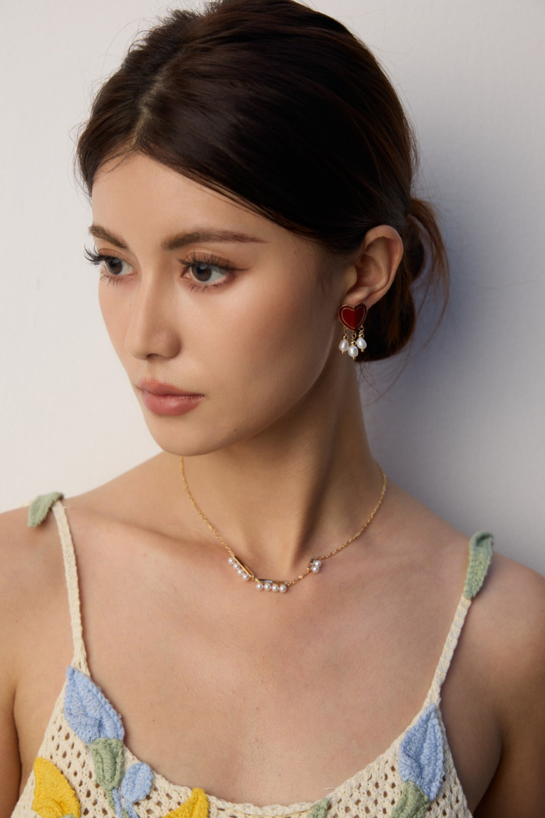 Dainty Gold Pearl Accent Necklace