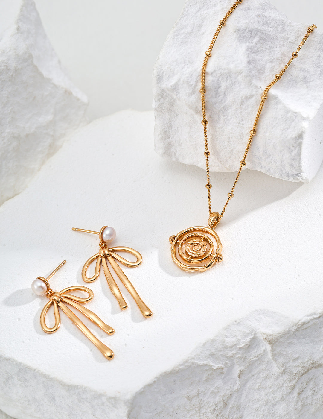 Vintage Gold Medallion Necklace