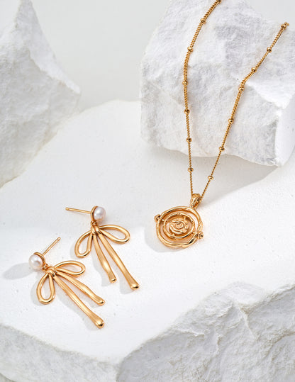 Vintage Gold Medallion Necklace